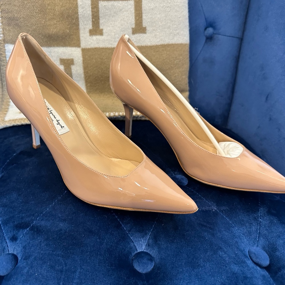 Henri Lepore Dezert nude heel size 40